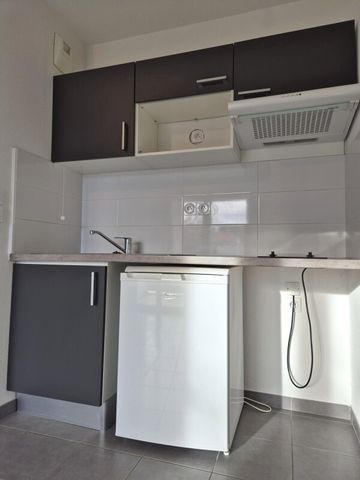 Location Appartement 1 pièce 23m² ROYAN 17200 - Photo 3