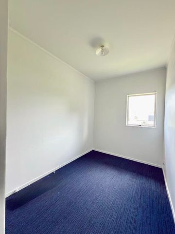 Spacious 7-Bedroom Family Home - Room for Everyone! - Photo 5