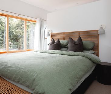 Spacious Family Home With Outdoor Entertaining Area & Garden Mainte... - Photo 5