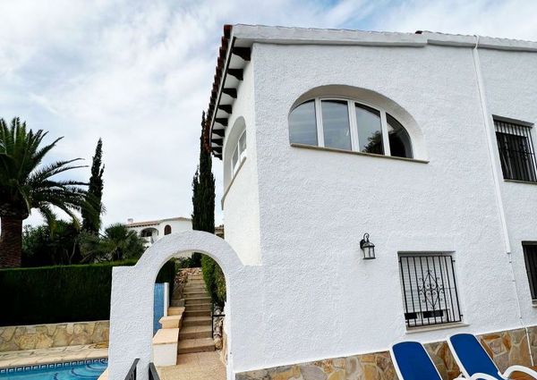 Villa for rent in Javea with 3 bedrooms and private pool