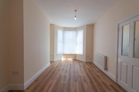 4 bedroom terraced house to rent - Photo 5