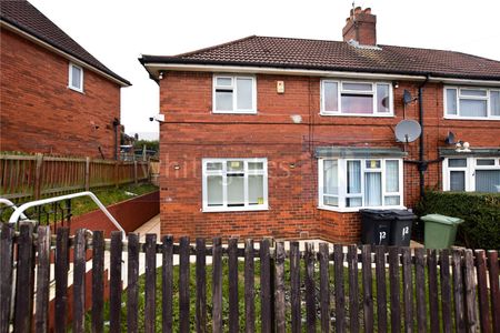 Broadlea Mount, Leeds, West Yorkshire - Photo 3