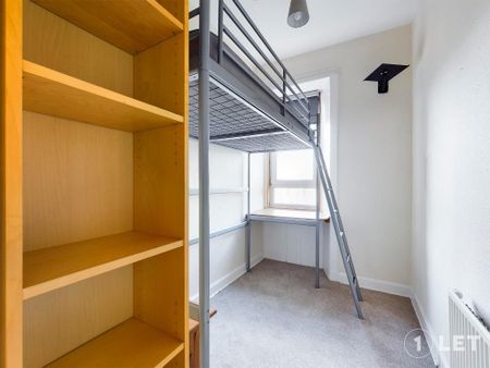 3 bedroom flat to rent - Photo 4