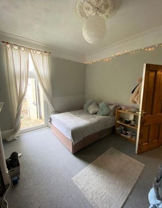 6 bedroom terraced house to rent - Photo 1