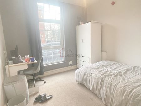 7 Bedroom Flat - Photo 2