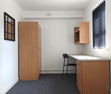 6 bedroom private hall to rent - Photo 4