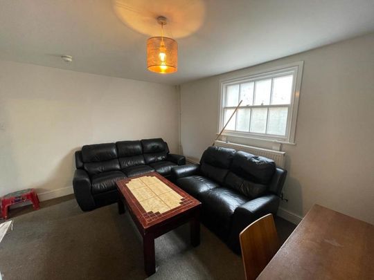 1 bedroom in a house share to rent - Photo 1