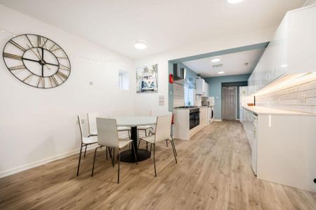 9 bedroom terraced house to rent - Photo 3