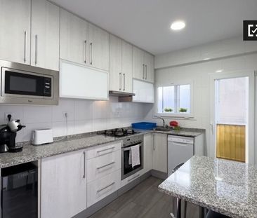 4 room luxury Flat for rent in L'Hospitalet de Llobregat, Spain - Photo 4