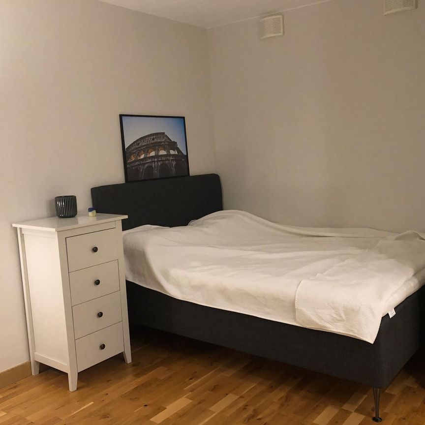 Valsta Gårdsväg, Märsta - Foto 1