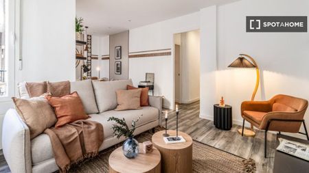 3 room luxury Flat for rent in Madrid, Autonomous Region of Madrid - Photo 2