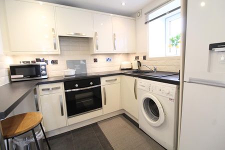 2 bedroom flat to rent - Photo 4