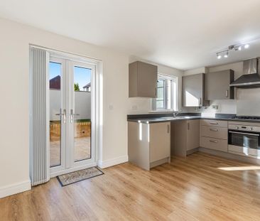 3 bedroom semi-detached house to rent - Photo 4