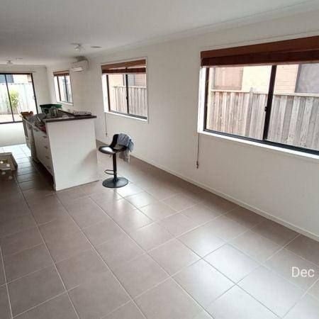 Sanctuary Lakes Family Home with Resort Access and near the lake - Photo 1