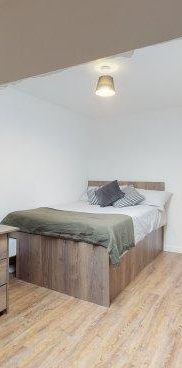 1 bedroom in a house share to rent - Photo 2