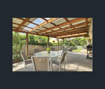 Fully fenced for total privacy this immaculate home on a huge 837m2... - Photo 6