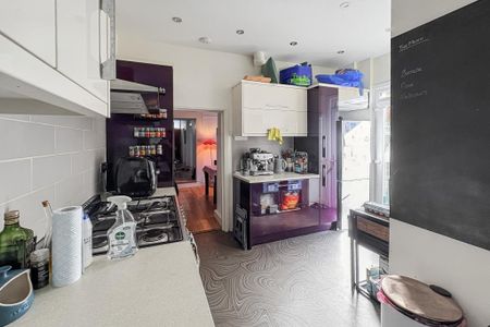 2 bedroom ground floor flat to rent - Photo 5