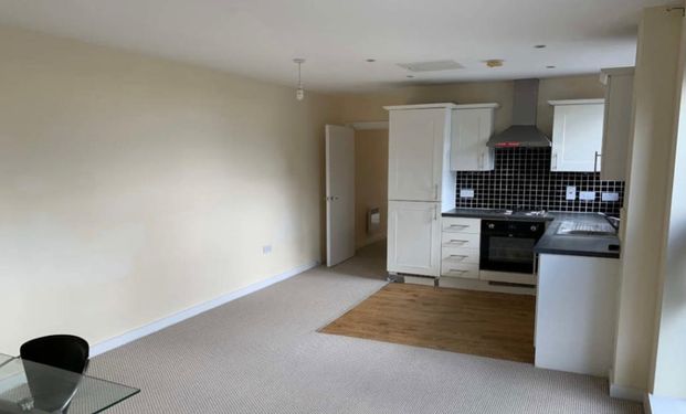 2 Bed Flat, Kingsley Mews, IG1 - Photo 1