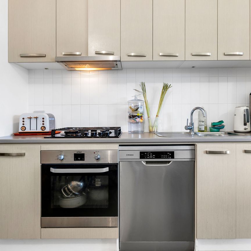 Simple Living In Eyre! - Photo 1