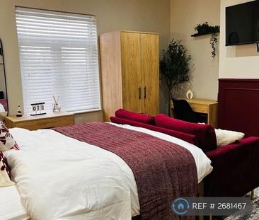 1 bedroom in a house share to rent - Photo 1