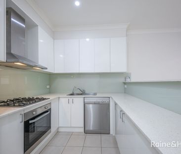 Perfectly positioned close to town - Photo 4