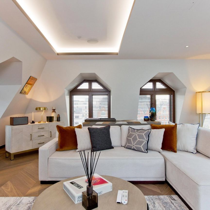 Golden Square, W1F, London - Photo 1