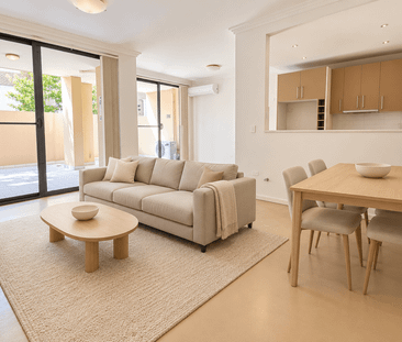 MODERN LIVING MOMENTS FROM EVERYTHING! - Photo 1