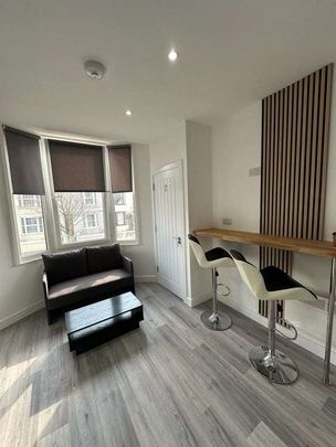 Comforting House Share in Brighton Room 2 - Photo 1