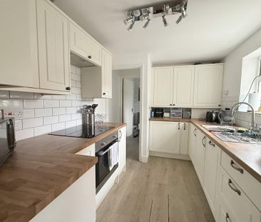 3 bedroom terraced house to rent - Photo 6