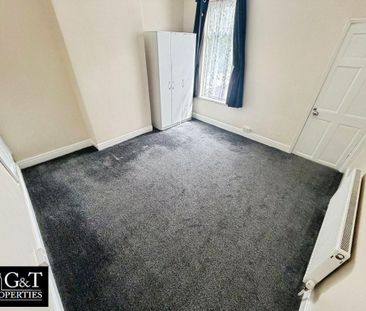 2 bedroom end of terrace house to rent - Photo 3