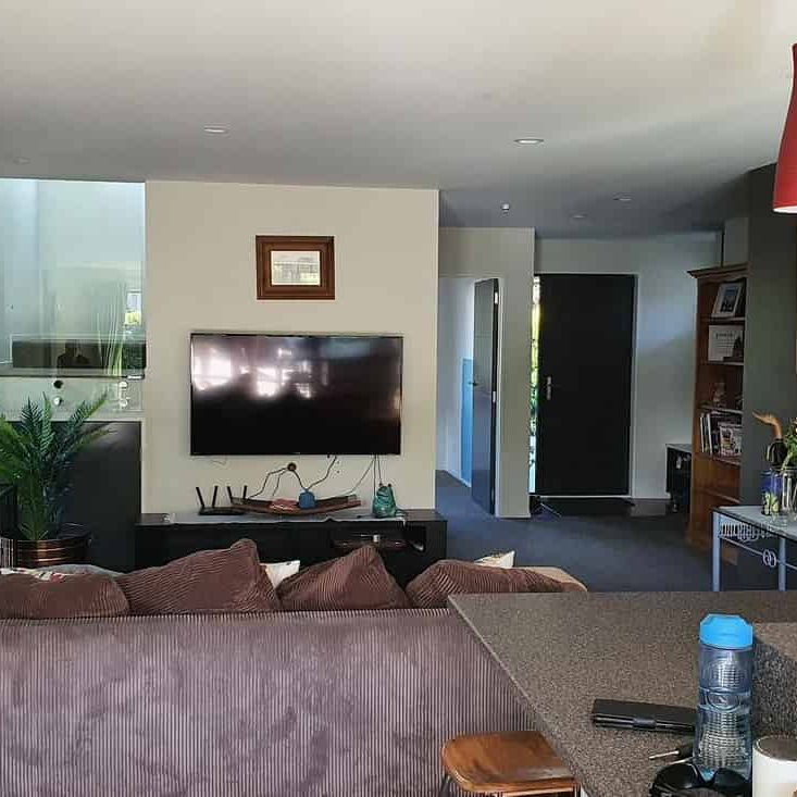 Modern family home - Photo 1