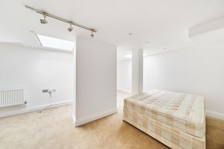 3 bedroom apartment to rent - Photo 4