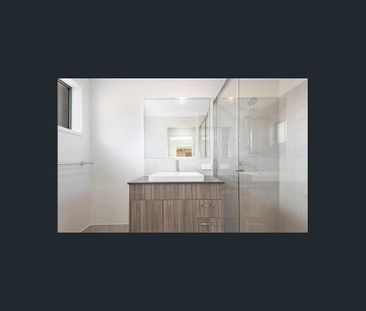 LOW MAINTENANCE 4 BEDROOM FAMILY HOME - Photo 5