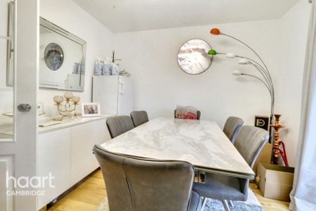 3 bedroom semi-detached house to rent - Photo 5