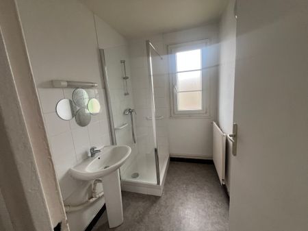 Location - Appartement T3 - 56 m² - Montbéliard - Photo 4