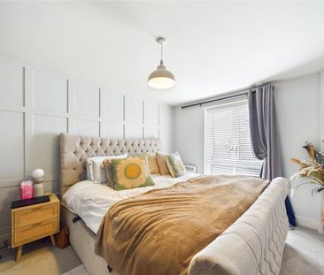 2 bedroom penthouse to rent - Photo 4