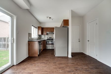 For Lease - 93 Glendarling Crescent, Hamilton, Ontario - Photo 5