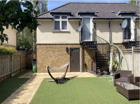 Studio Flat, Melliss Avenue, TW9 - Photo 3