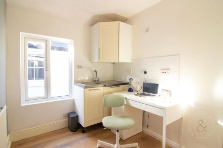 3 Bedroom House - Mid Terrace - Photo 5