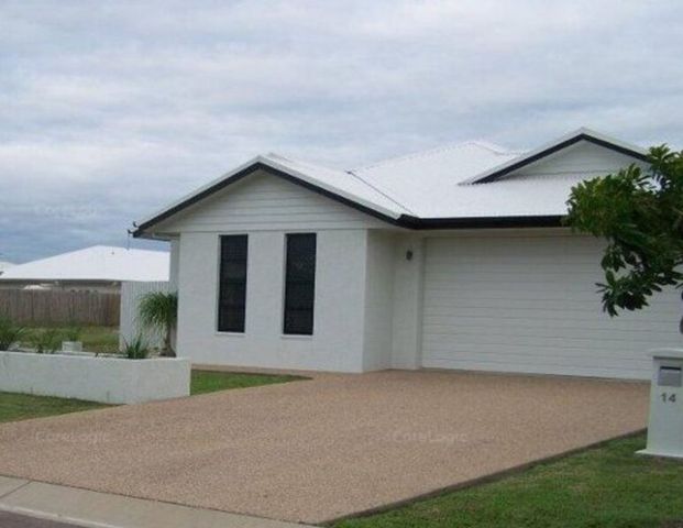 Spacious Family Home with Pool - Photo 1