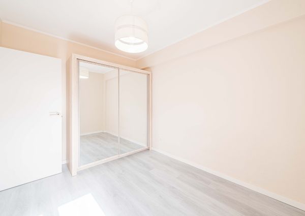 APARTAMENTO T4 EM ALFRAGIDE MOBILADO