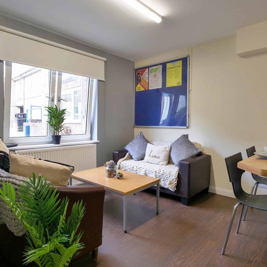 1 Bedroom Apartment - Photo 1