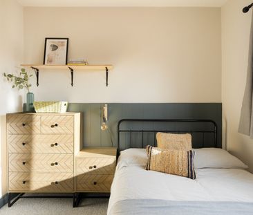 8 Bed Terraced House, Downend Road, BS16 - Photo 3