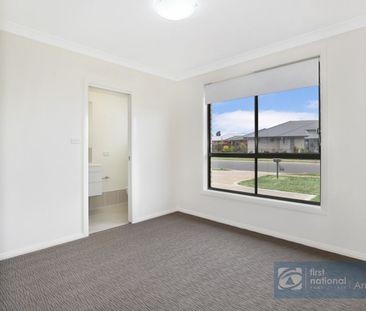 FOOTHILLS ESTATE DUPLEX!!! - Photo 1