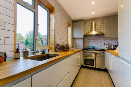 3 bedroom flat to rent - Photo 3
