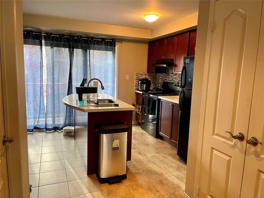 For Lease - 3250 Bentley Drive Unit# 72, Mississauga, Ontario - Photo 1