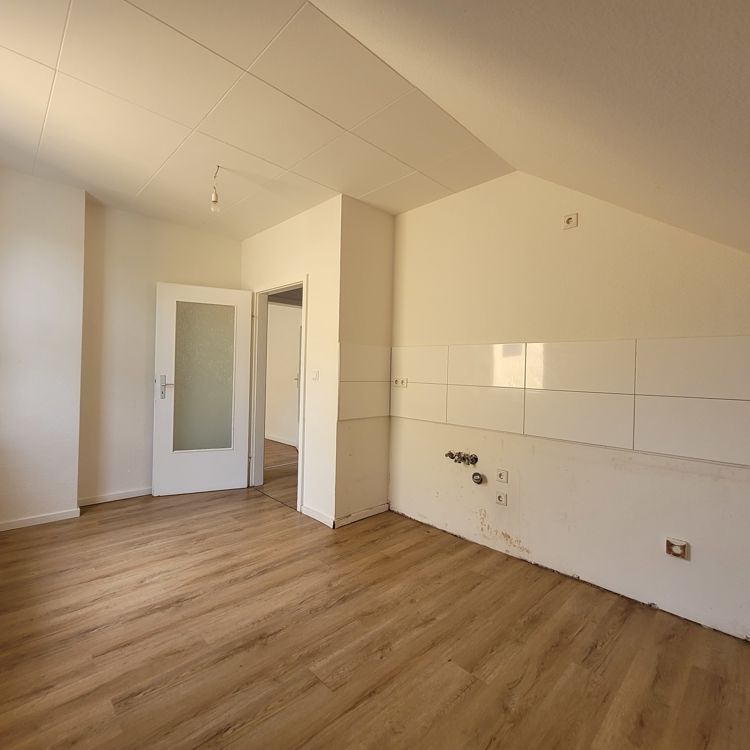 Gemütliches renoviertes Dachgeschoss… 2 Zimmer, Küche, Bad - Photo 1