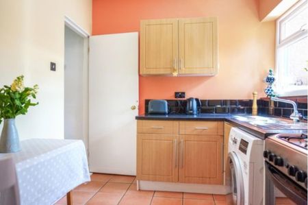 2 bedroom terraced house to rent - Photo 5