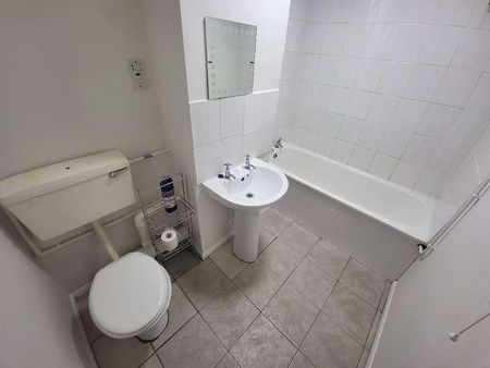 Large Bed Flat With Balcony In Windsor Court, Luton, LU1 - Photo 4