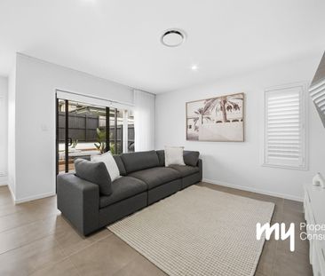 Sunlit Haven Meets Pristine Entertaining Living - Photo 2